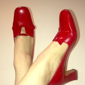 Vintage Balenciaga red low heel pumps